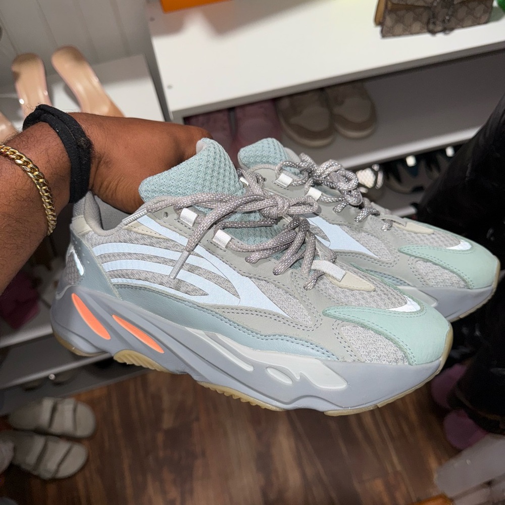 Adidas Yeezy Boost 700 v2